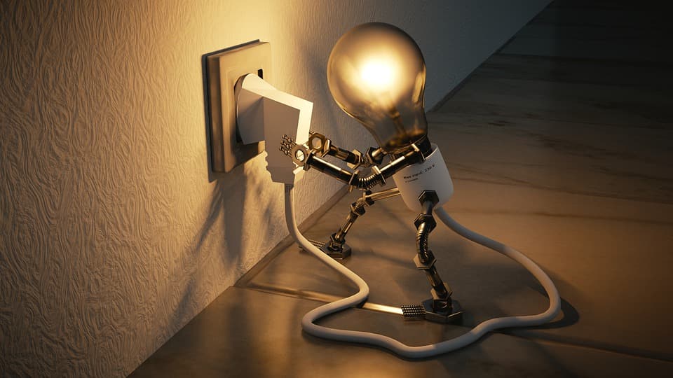 lampa elektrina light-bulb-3104355_960_720 (1)
