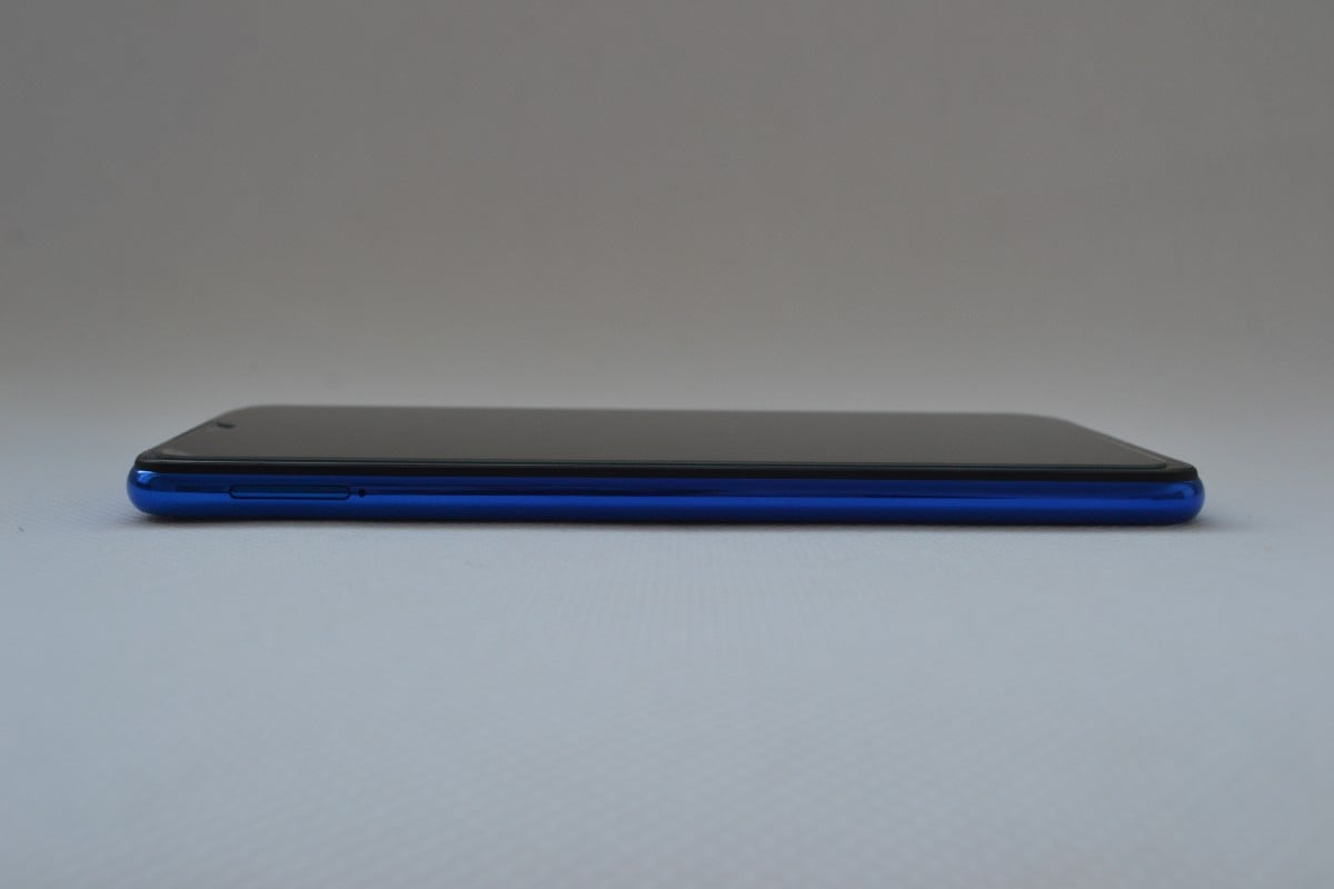 Redmi Note 7 stena so SIM kartou_recenzia
