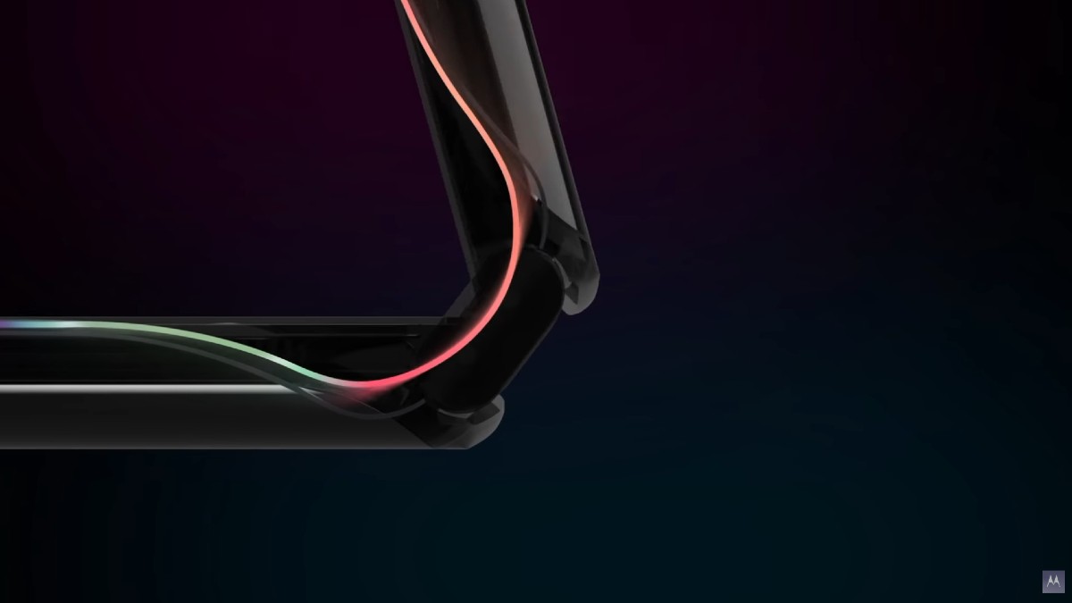 Motorola Razr 2019 - ohyb smartfonu