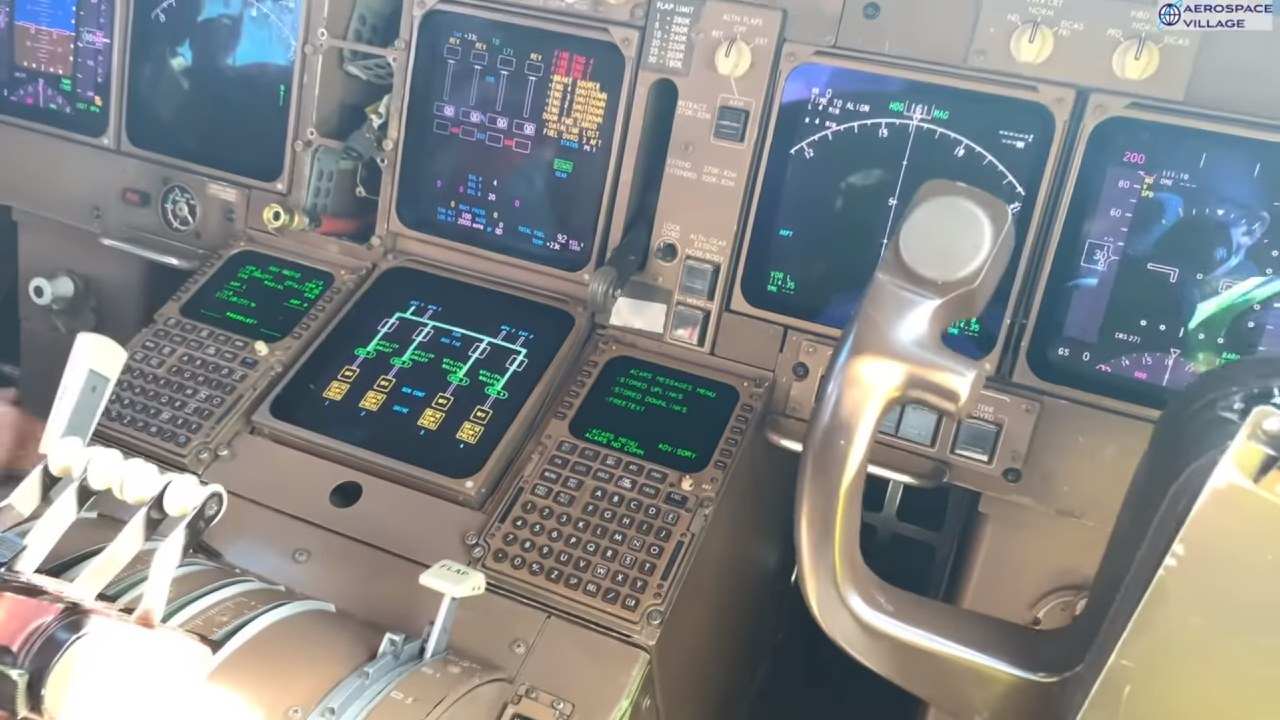 Boeing 747-400_navigacny system