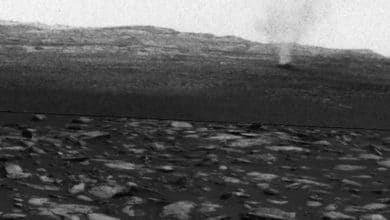 Rover Perseverance zachytil na povrchu Marsu troch prašných dablov