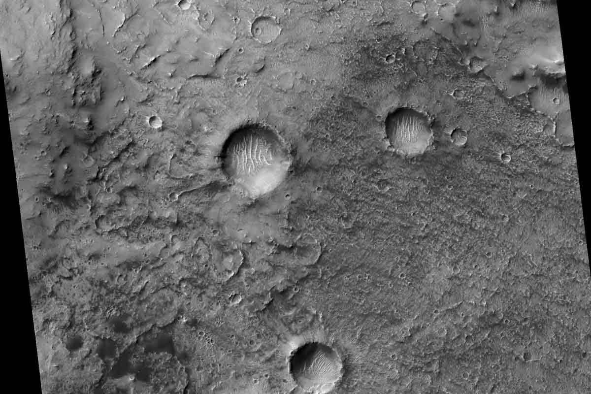 Fotka americkej NASA ukazuje kráter s tajomstvom